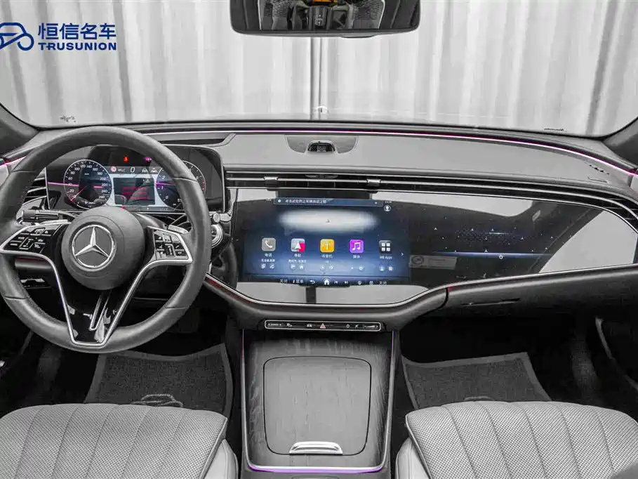 Mercedes-Benz E-Class — миниатюра 13