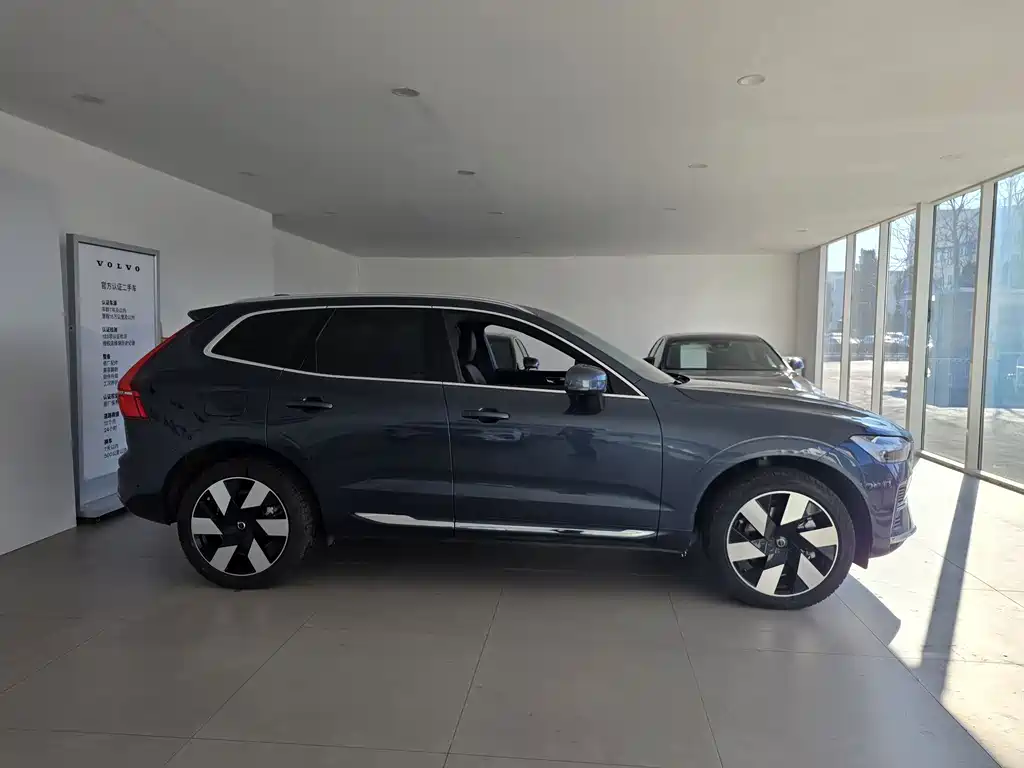 VOLVO XC60 PLUG IN HYBRID