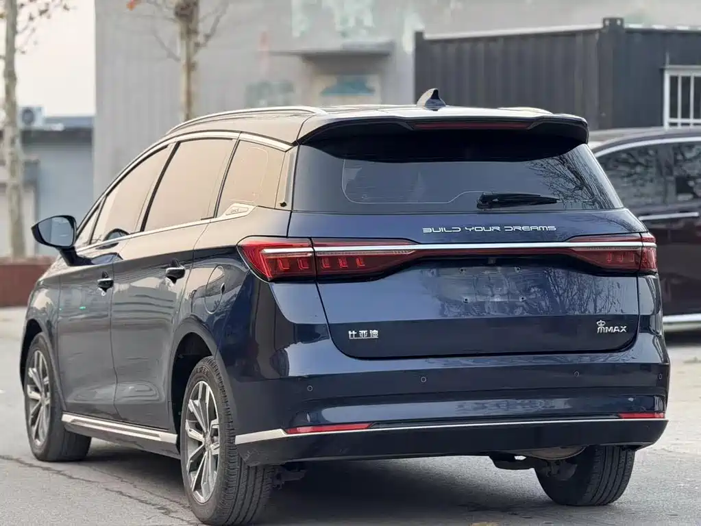BYD MAX — миниатюра 4