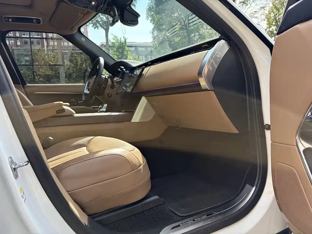 Land Rover Range Rover — миниатюра 22