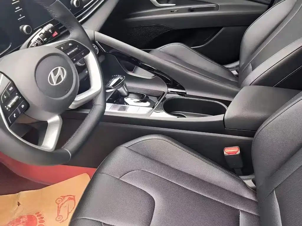 Hyundai Elantra — миниатюра 4