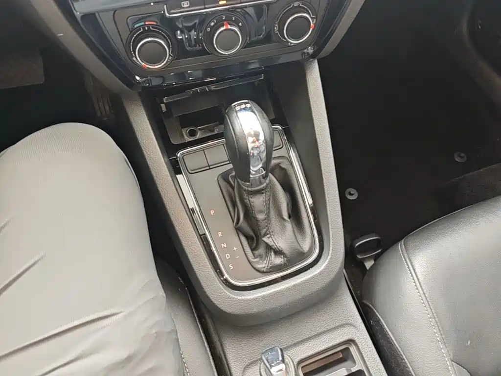 Volkswagen Sagitar — миниатюра 14