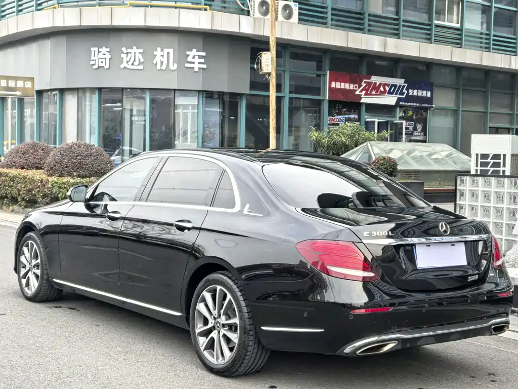 MERCEDES-BENZ E CLASS