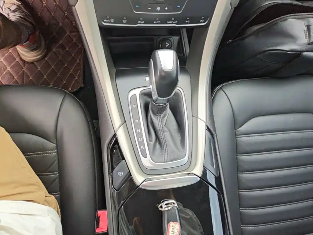 Ford Mondeo — миниатюра 14