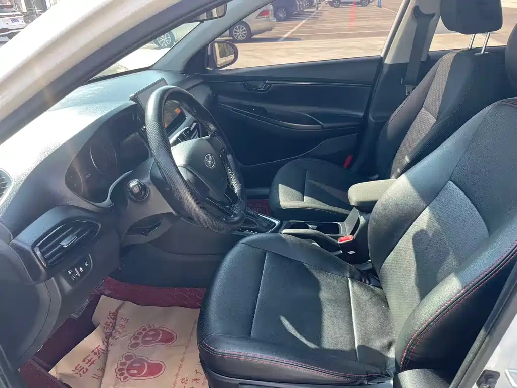 Hyundai Elantra — миниатюра 4