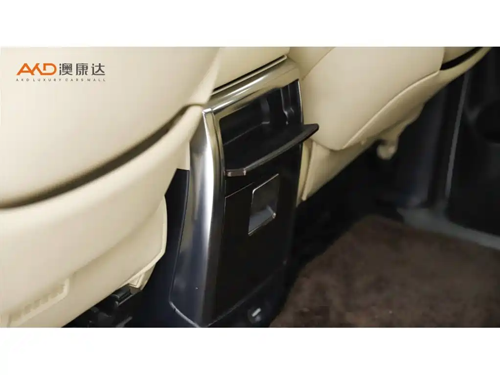 Toyota Alphard — миниатюра 10