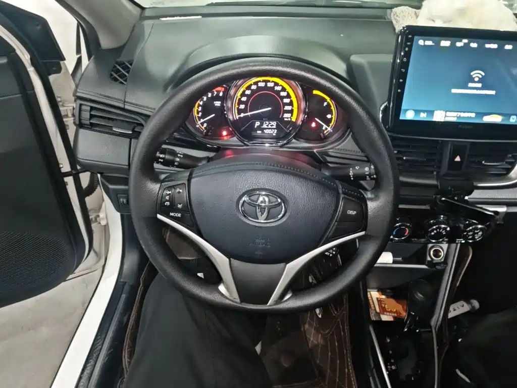 Toyota Yaris L — миниатюра 11