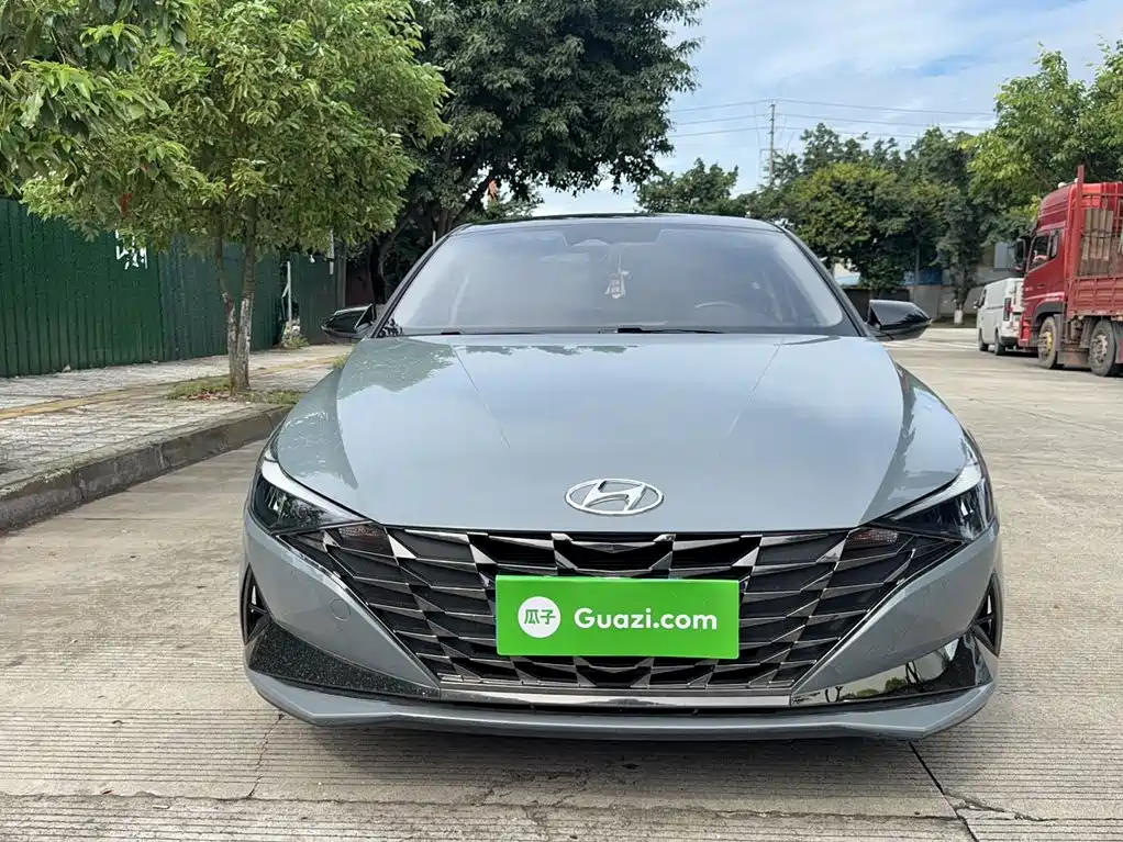 Hyundai Elantra — миниатюра 8