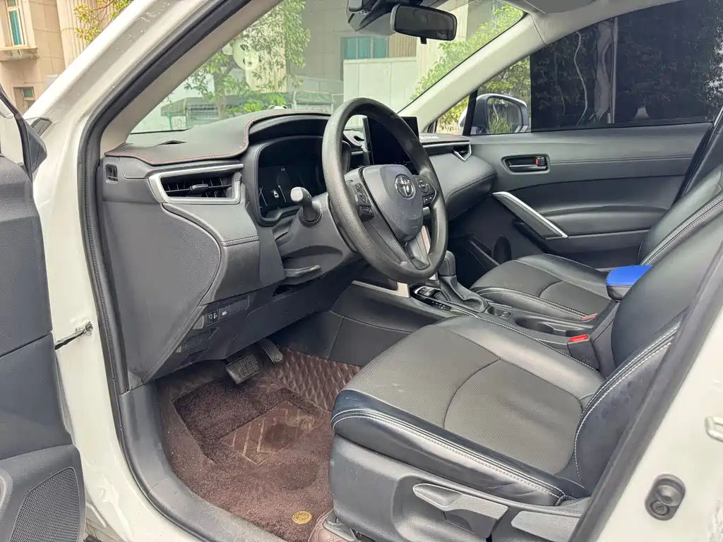 Toyota Corolla Cross — миниатюра 4