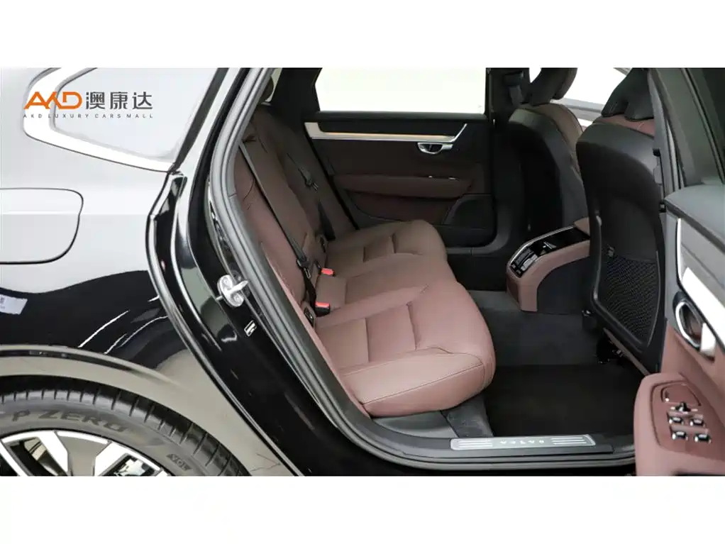 Volvo S90 — миниатюра 8