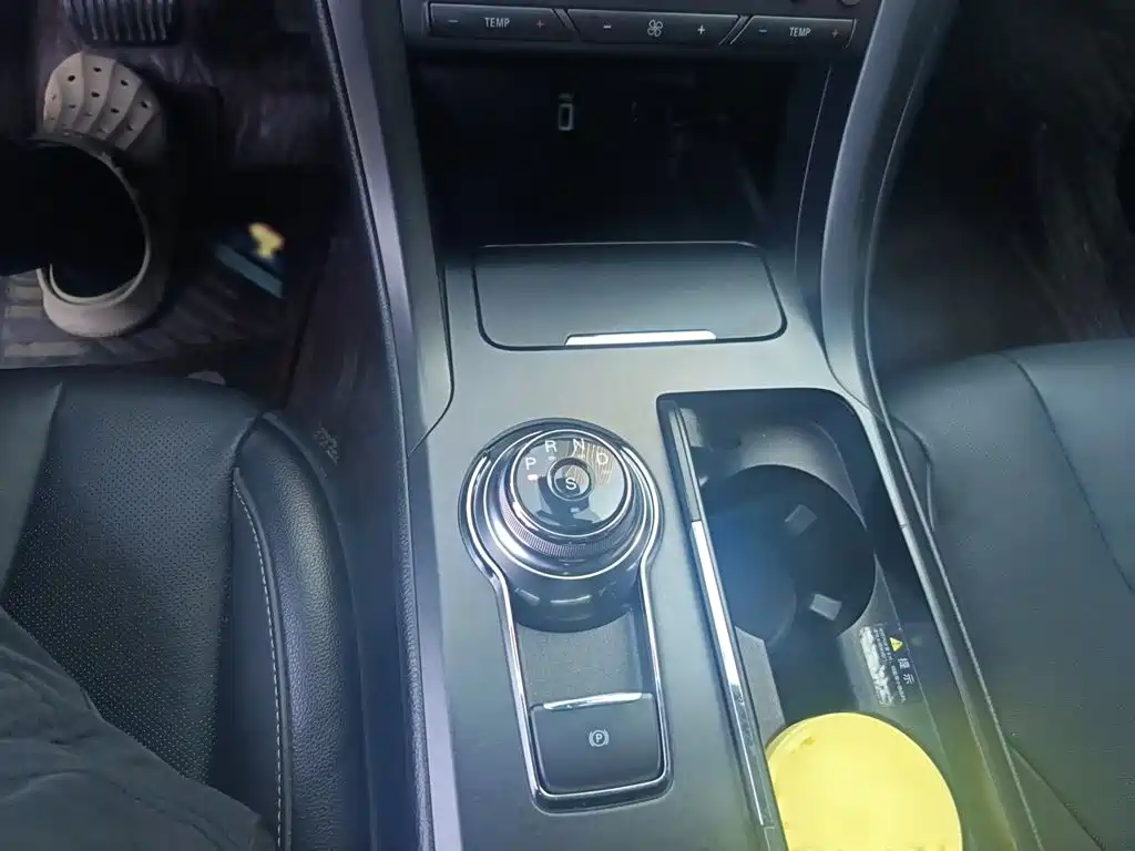 Ford Mondeo — миниатюра 7