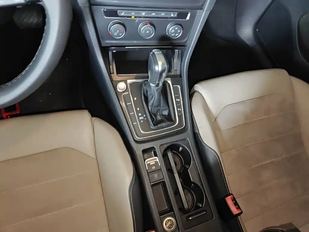 Volkswagen Golf — миниатюра 14