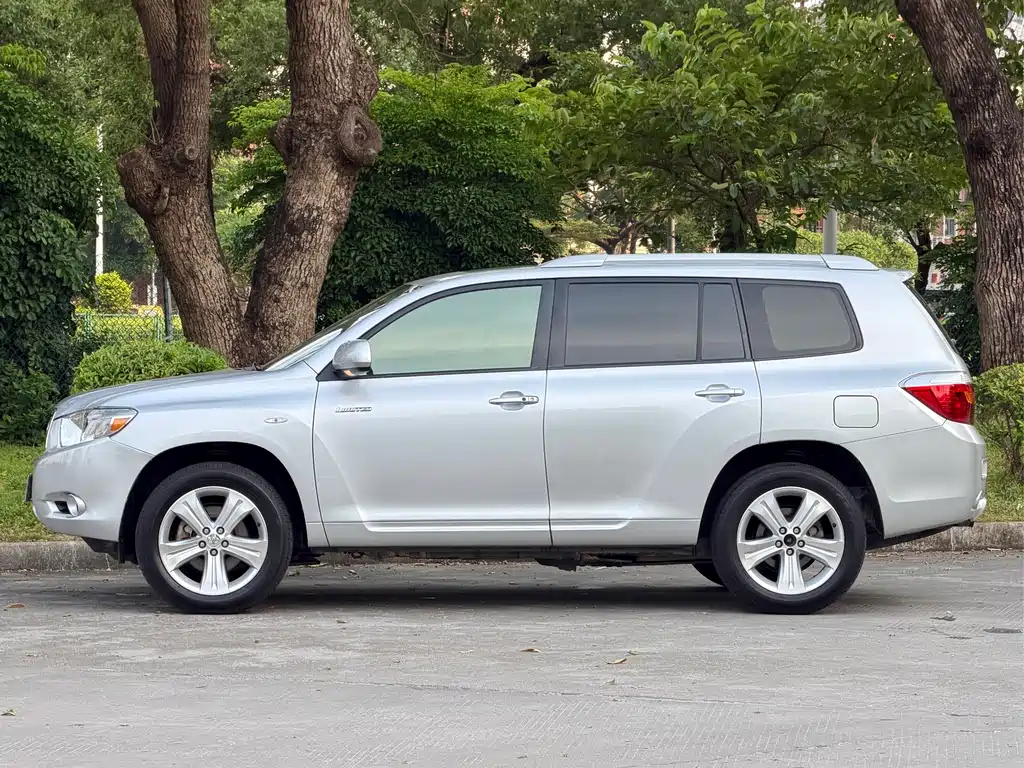 Toyota Highlander (Import) — миниатюра 4