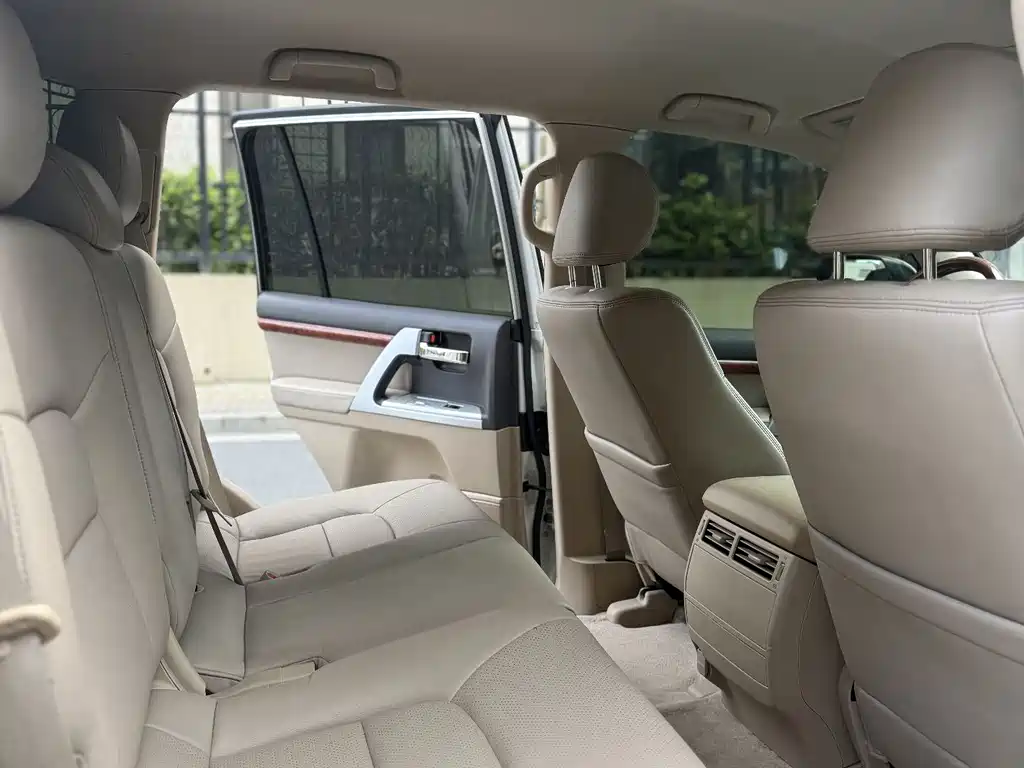 Toyota Land Cruiser 2016 4.0L AT