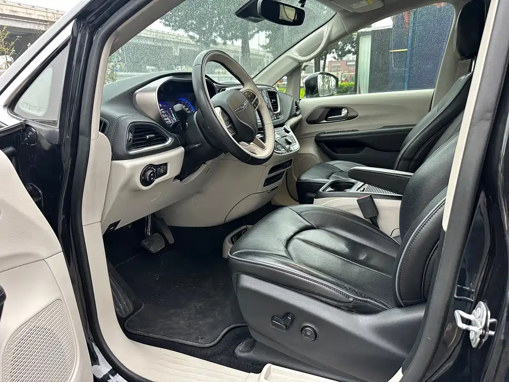 Chrysler Grand Voyager 2017 3.6L Premium