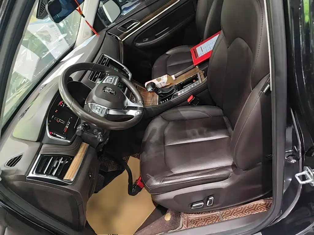 Roewe RX8 — миниатюра 15