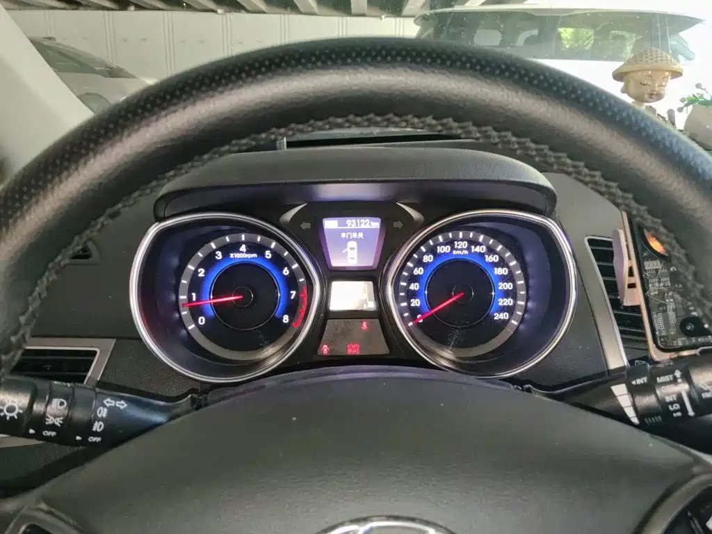 Hyundai Elantra Langdong — миниатюра 7
