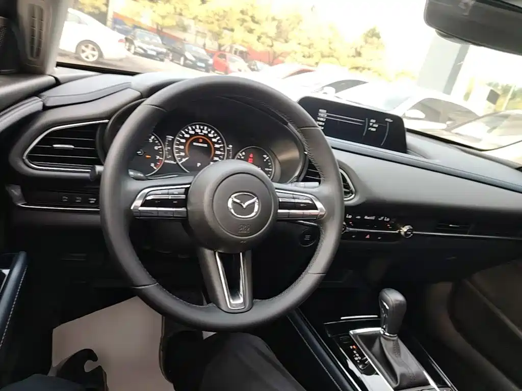 Mazda CX-30 — миниатюра 10