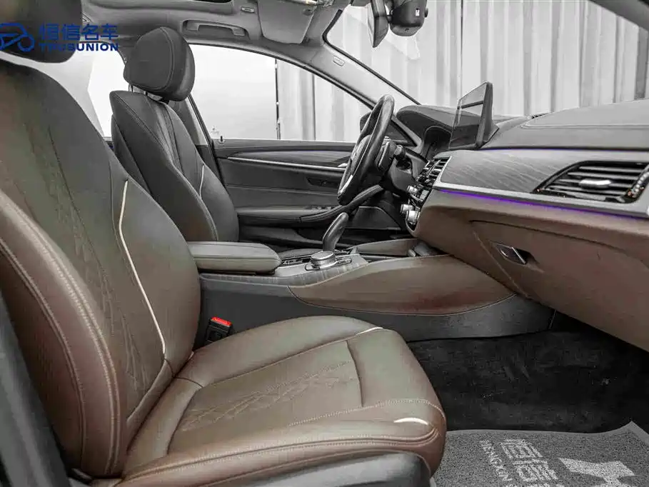 BMW 5 Series — миниатюра 15