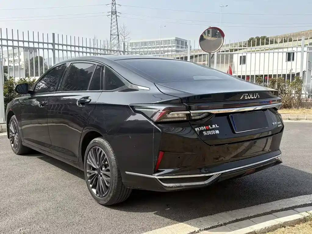 DONGFENG YI HYUN MAX