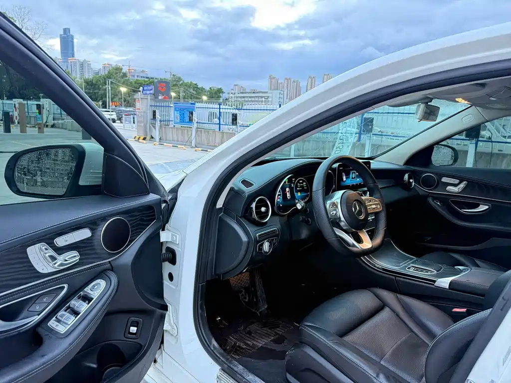 Mercedes-Benz C-Class — миниатюра 4