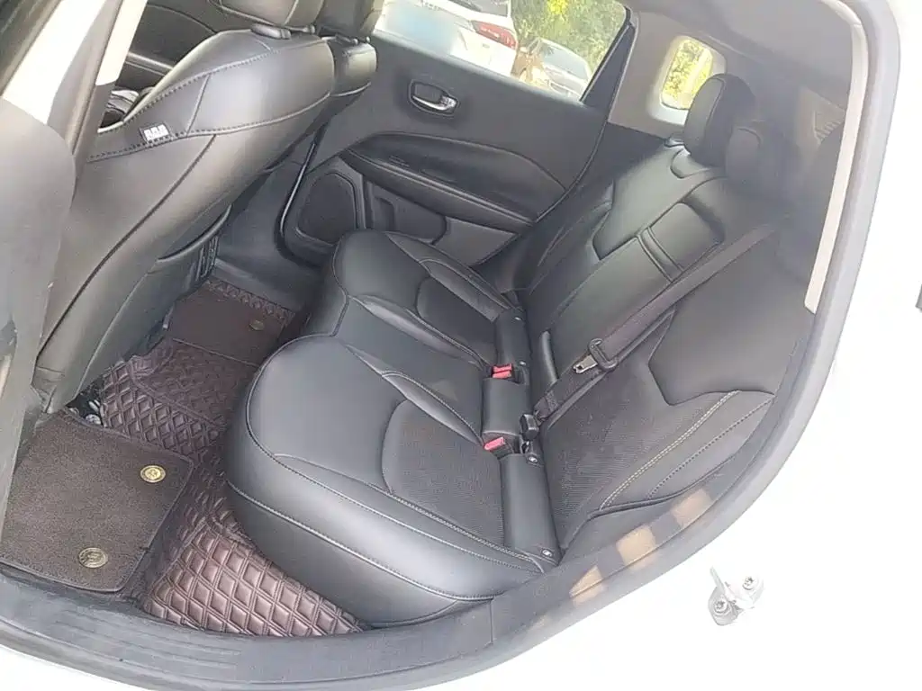 Jeep Compass — миниатюра 17