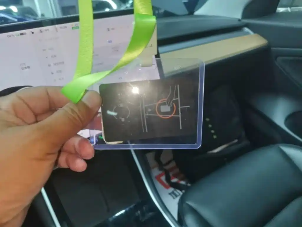 Tesla Model 3 — миниатюра 9