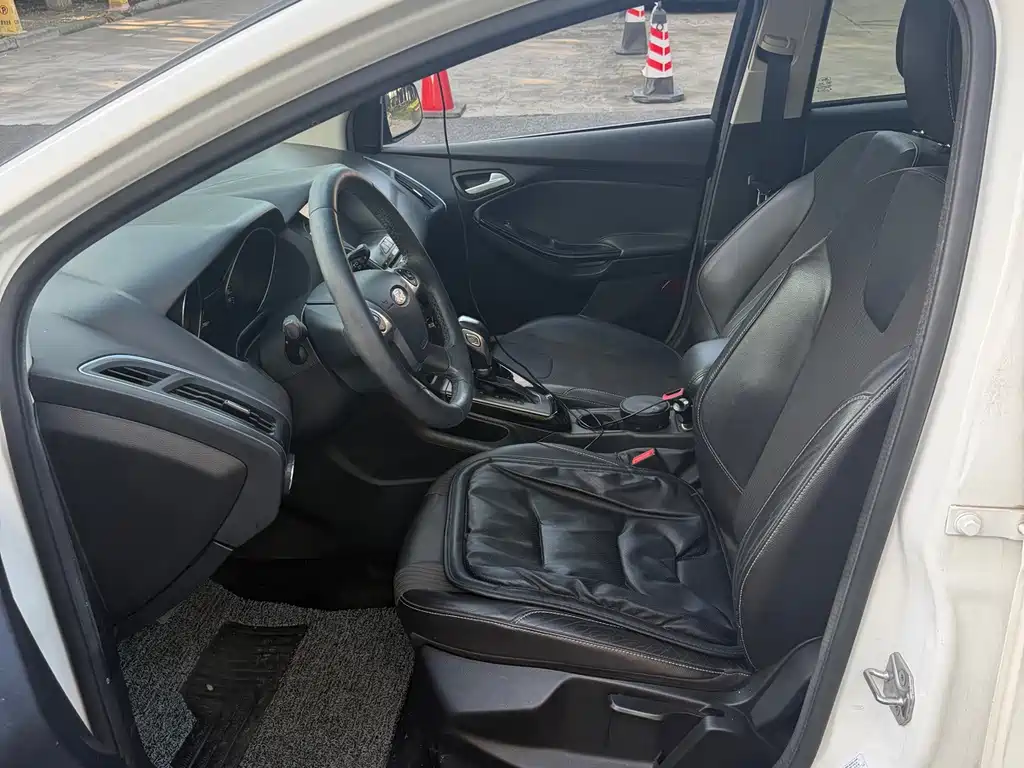 Ford Focus — миниатюра 10