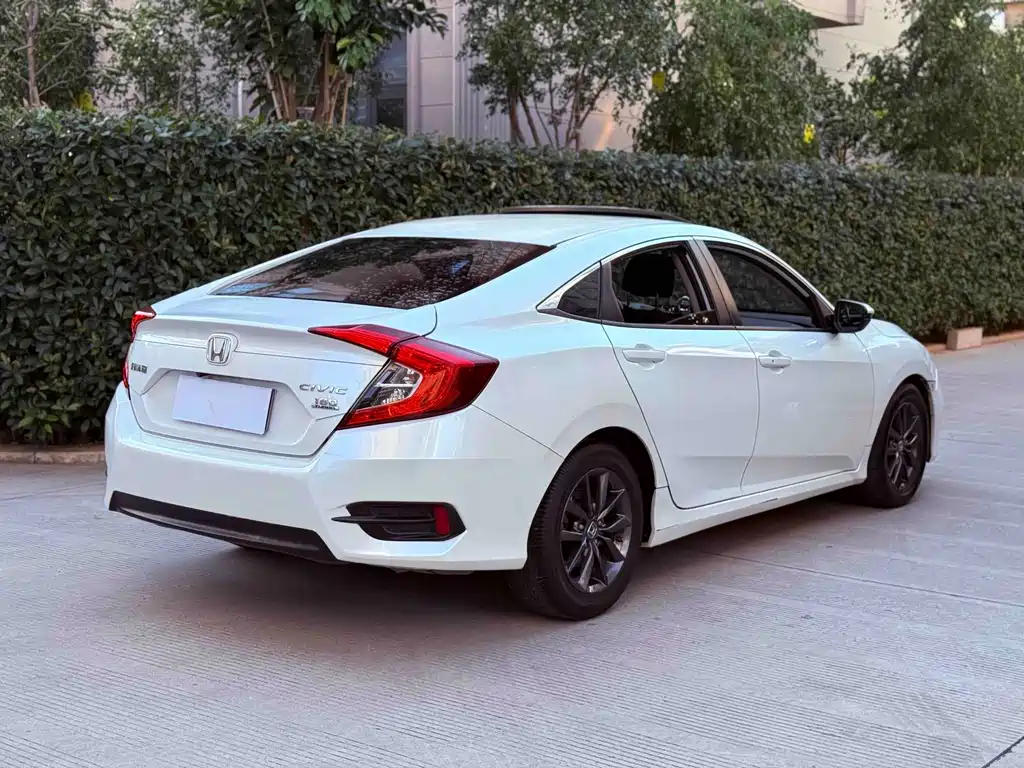 Honda Civic — миниатюра 9
