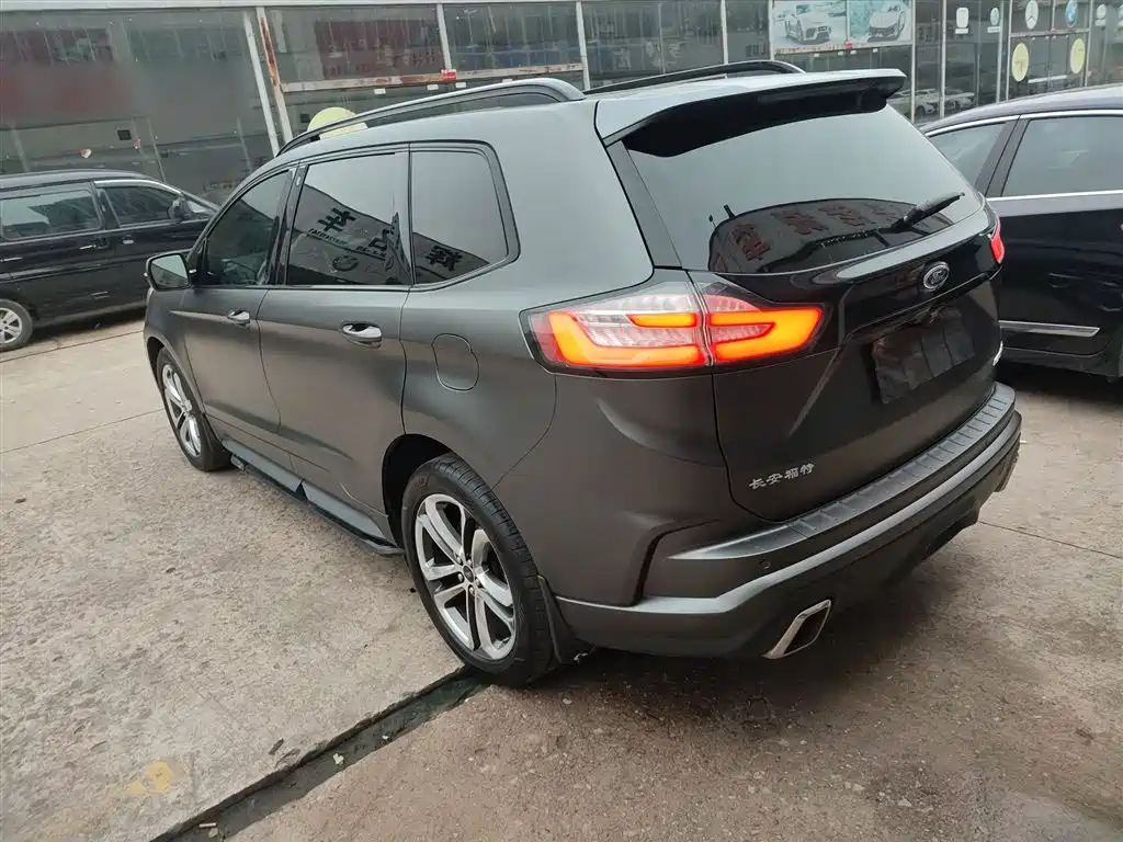 Ford Edge - фото 23