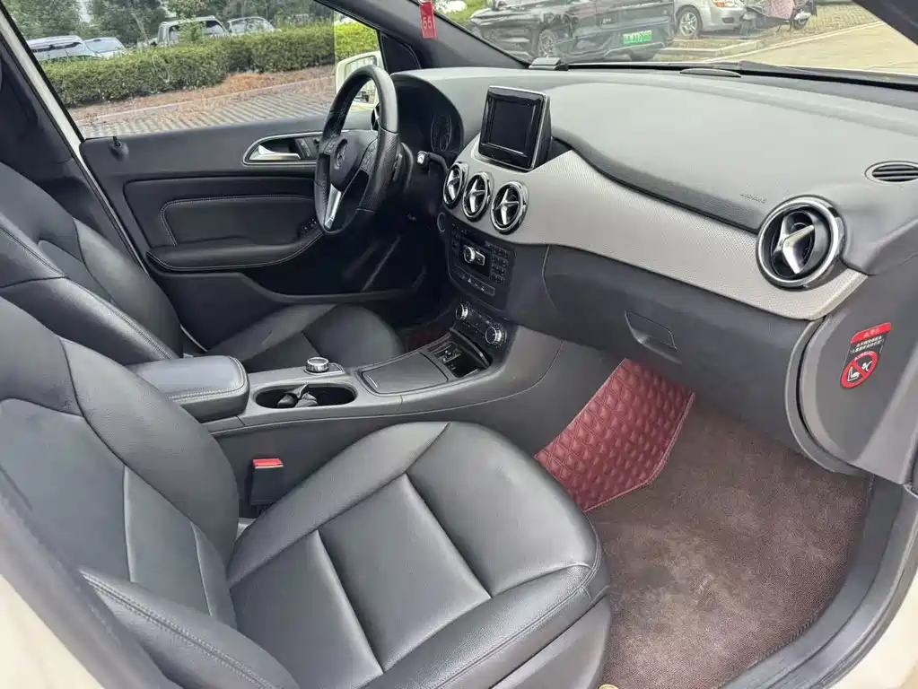 Mercedes-Benz B-Class — миниатюра 17