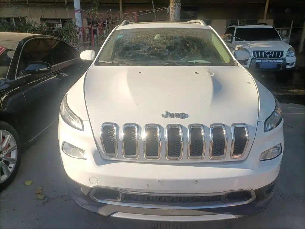 Jeep Cherokee — миниатюра 3