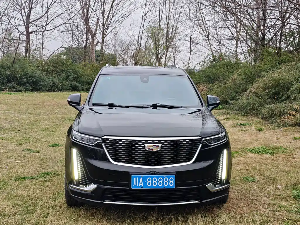 CADILLAC XT6