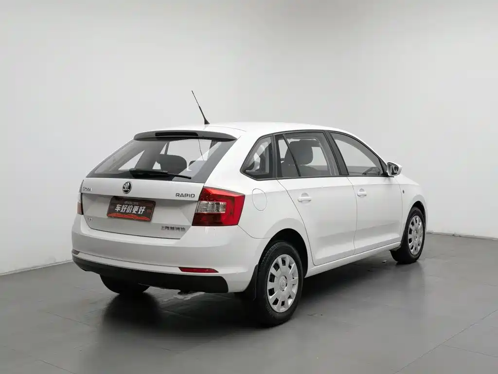 Skoda Rapid Spaceback — миниатюра 2