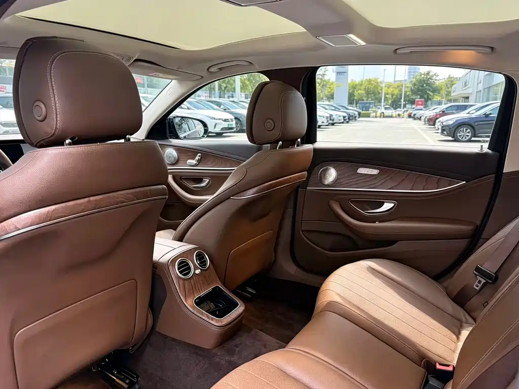 Mercedes-Benz E-Class E 2022 E 260 L