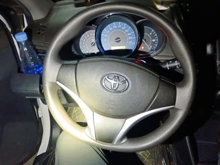 Toyota Yaris L — миниатюра 15