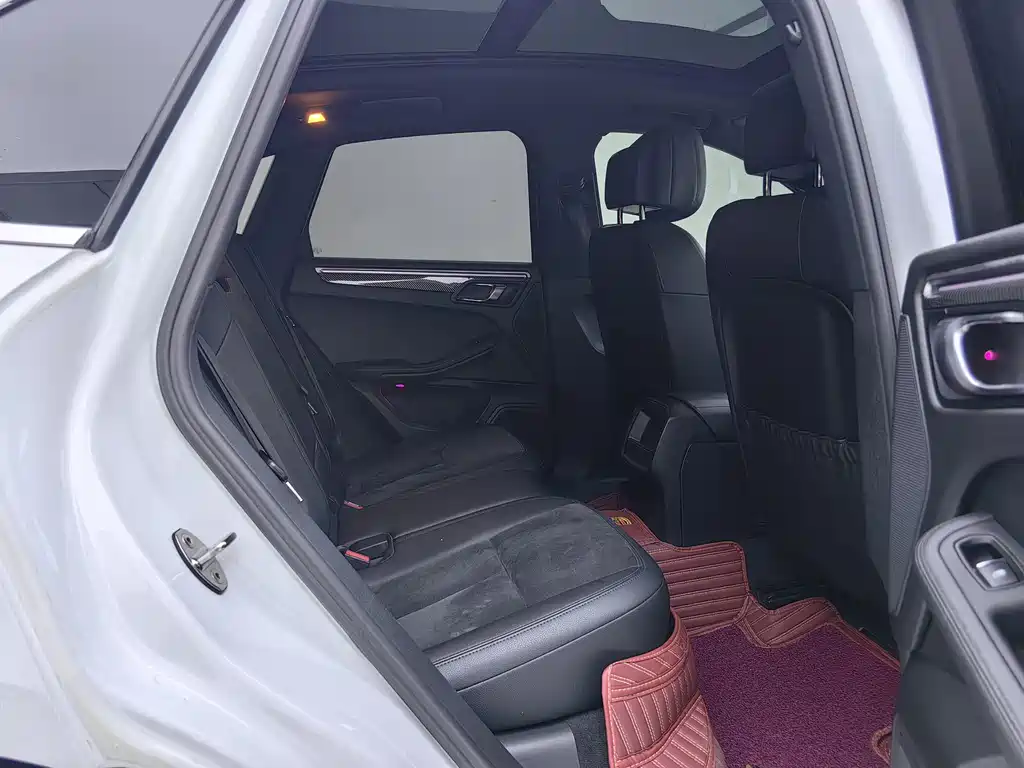 Porsche Macan — миниатюра 10