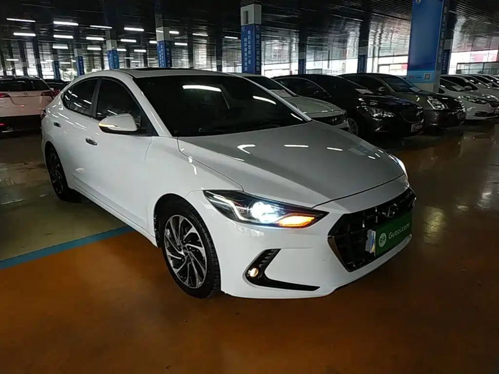Hyundai Elantra — миниатюра 4
