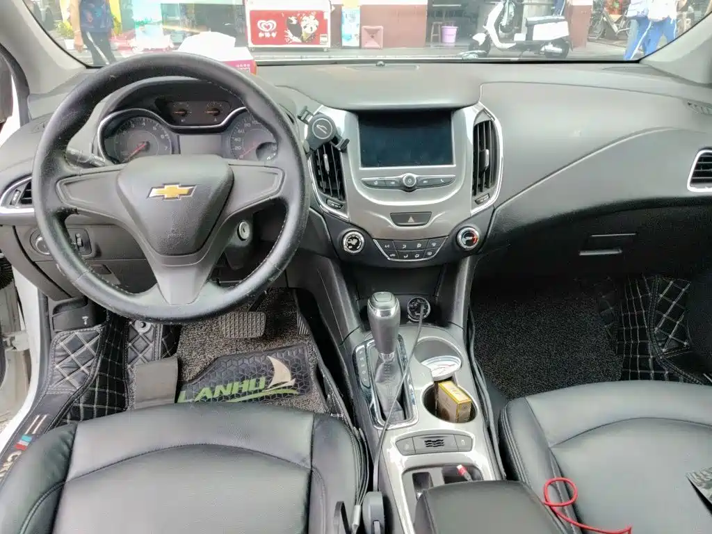 Chevrolet Cruze — миниатюра 10