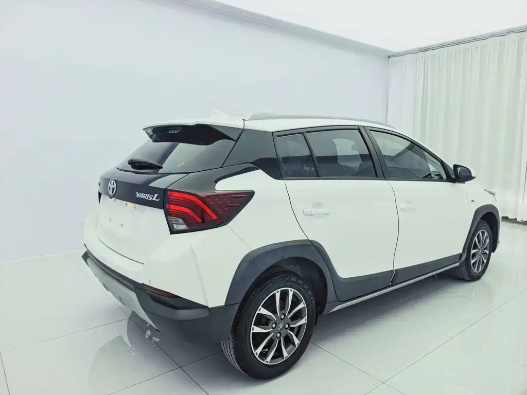 Toyota Yaris L — миниатюра 4