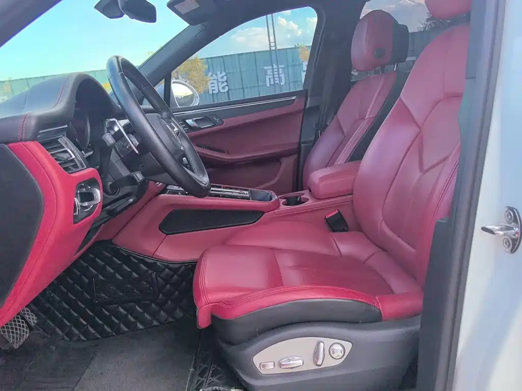 Porsche Macan — миниатюра 8