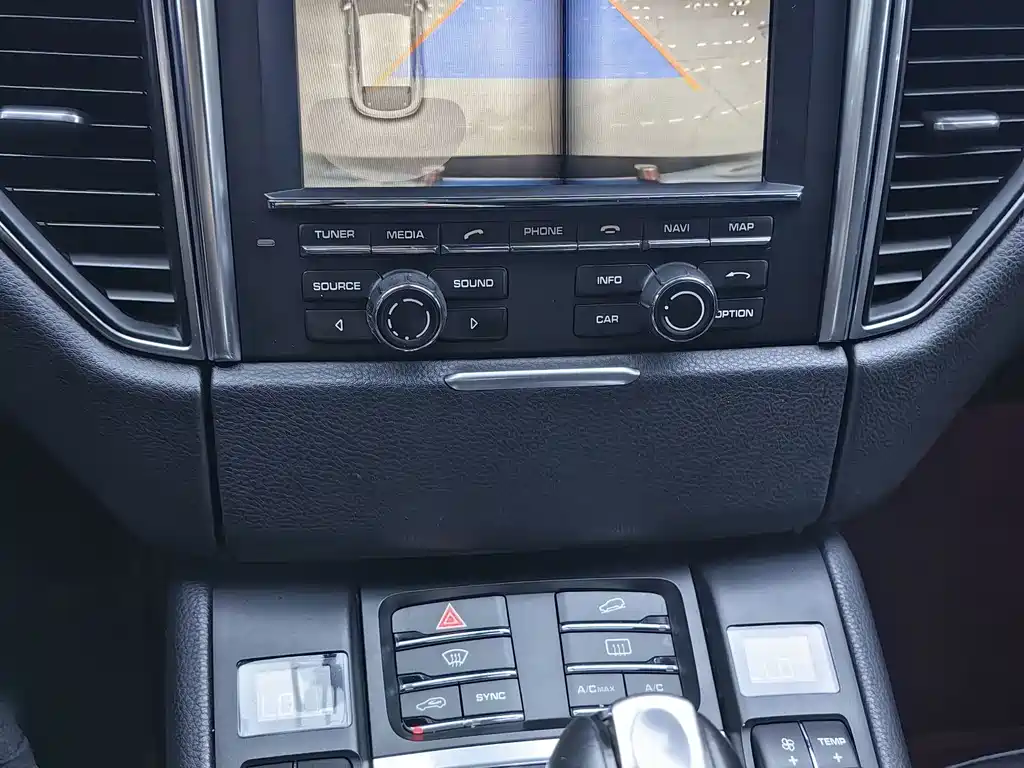 Porsche Macan — миниатюра 13