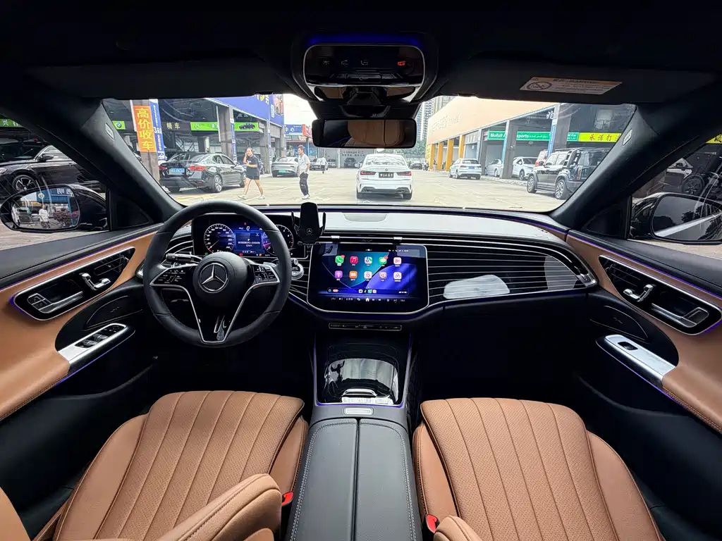 Mercedes-Benz E-Class — миниатюра 12