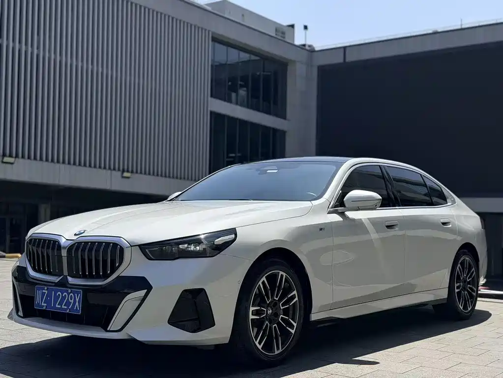 BMW 5 Series 2024