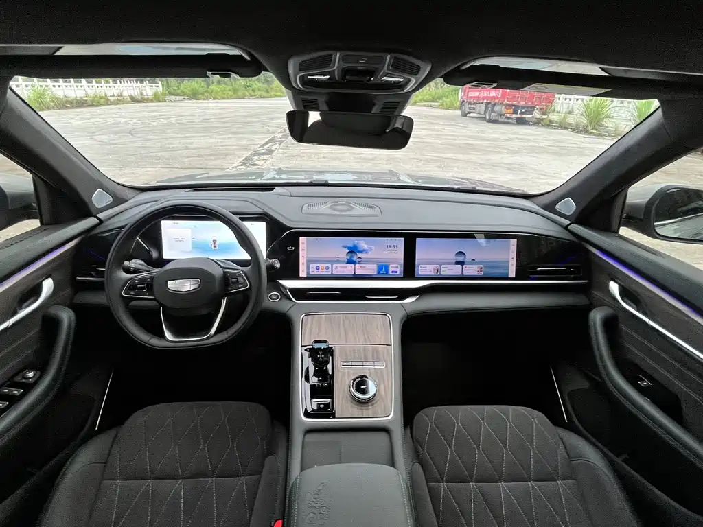 Geely Monjaro L 2025 2.0TD AT