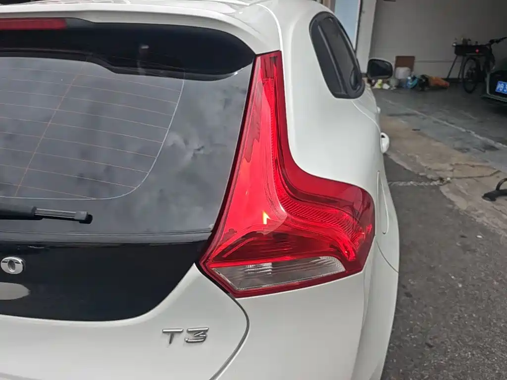 Volvo V40 — миниатюра 8