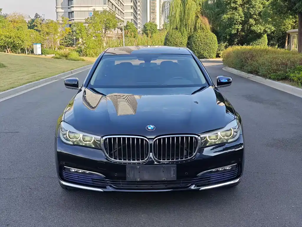 BMW 7 SERIES