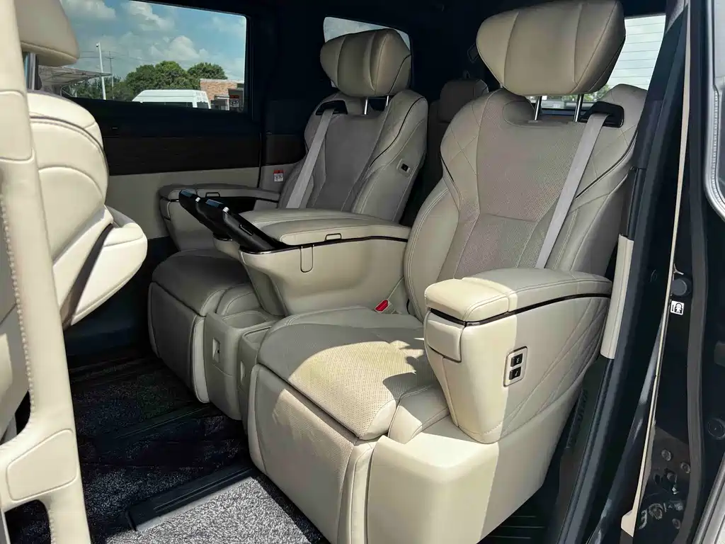 Toyota Vellfire — миниатюра 4