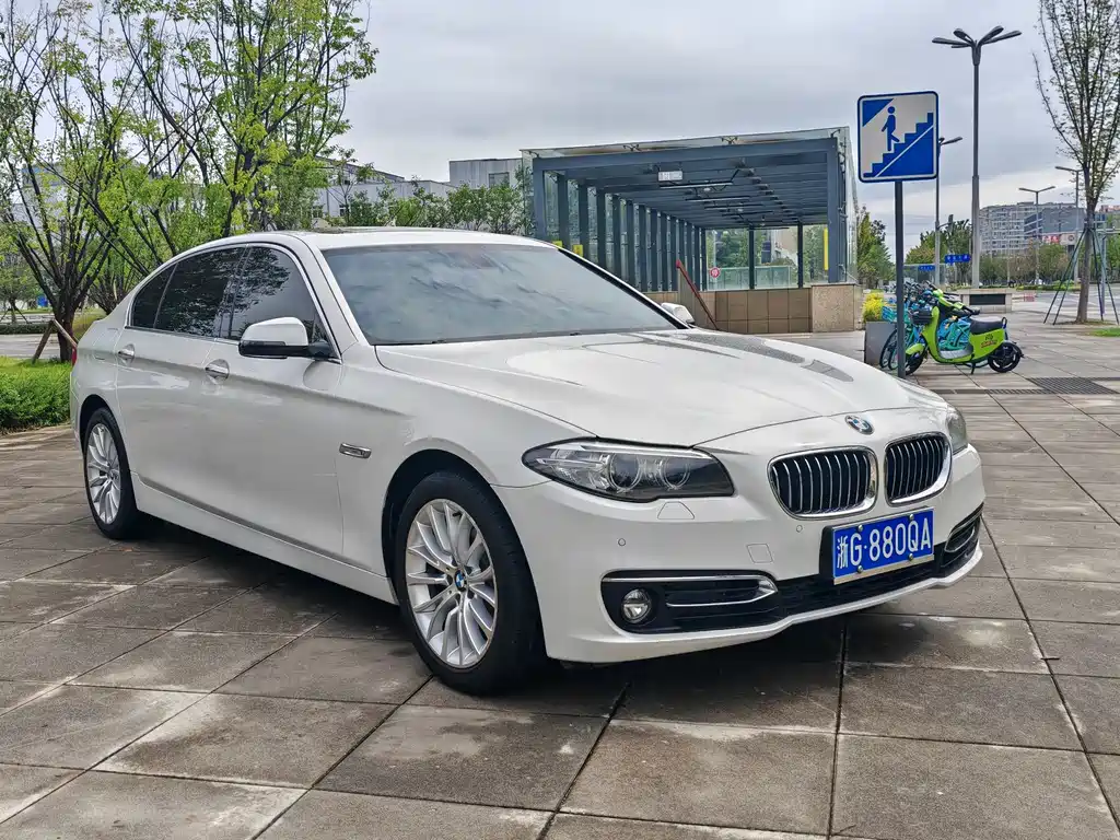 BMW 5 Series — миниатюра 3