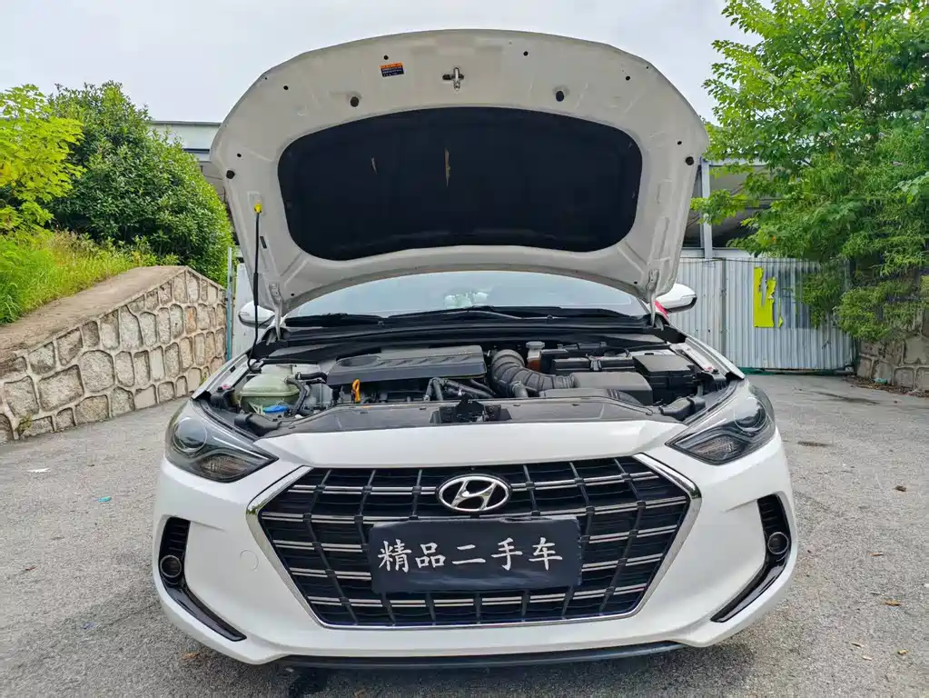 Hyundai Elantra — миниатюра 15